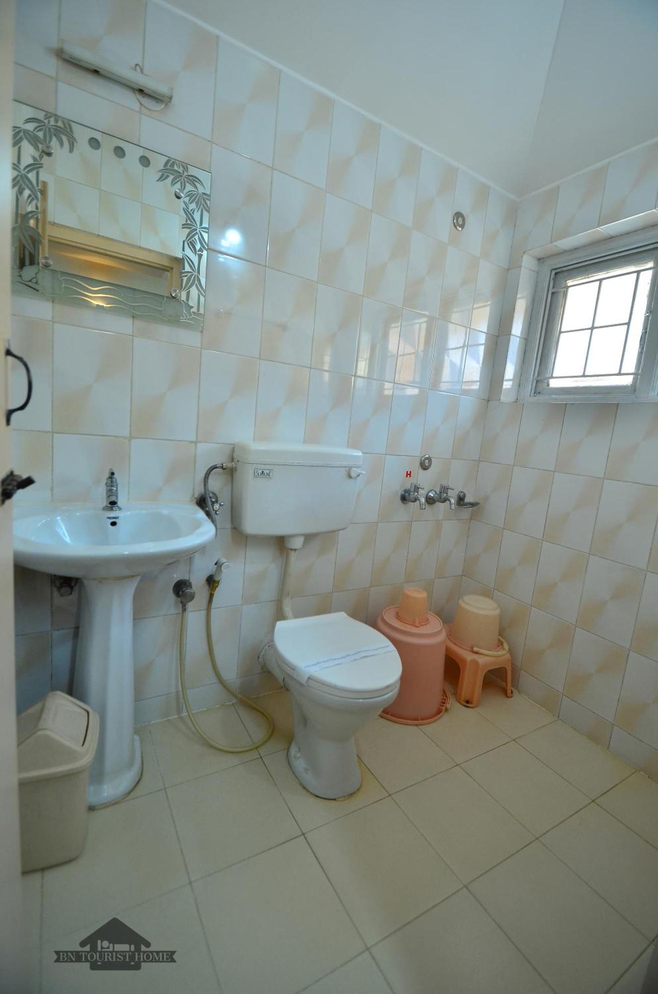 Bn Tourist Home Уті Екстер'єр фото
