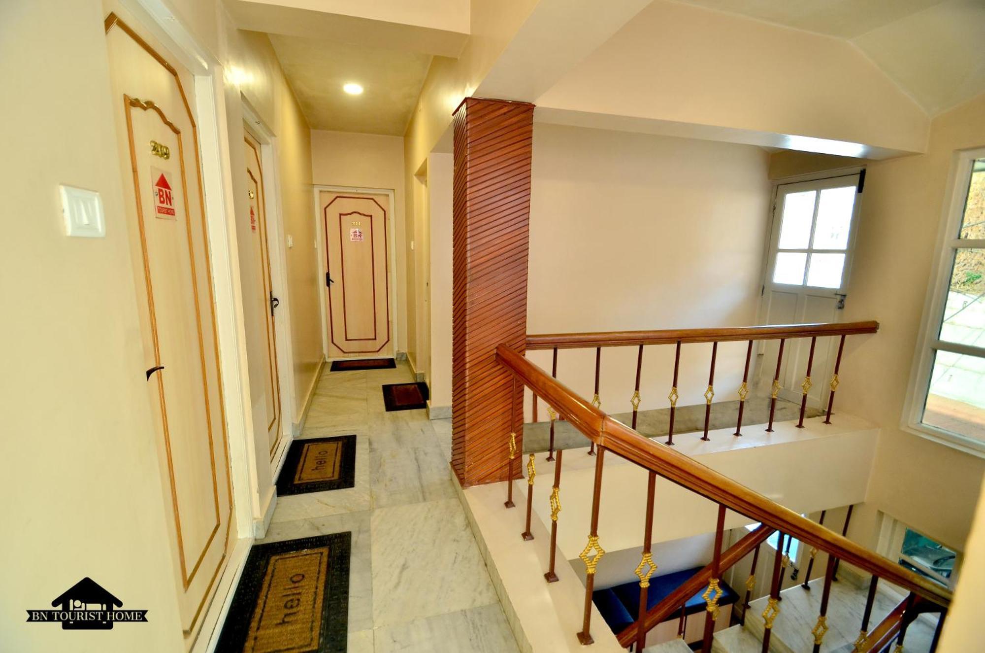 Bn Tourist Home Уті Екстер'єр фото