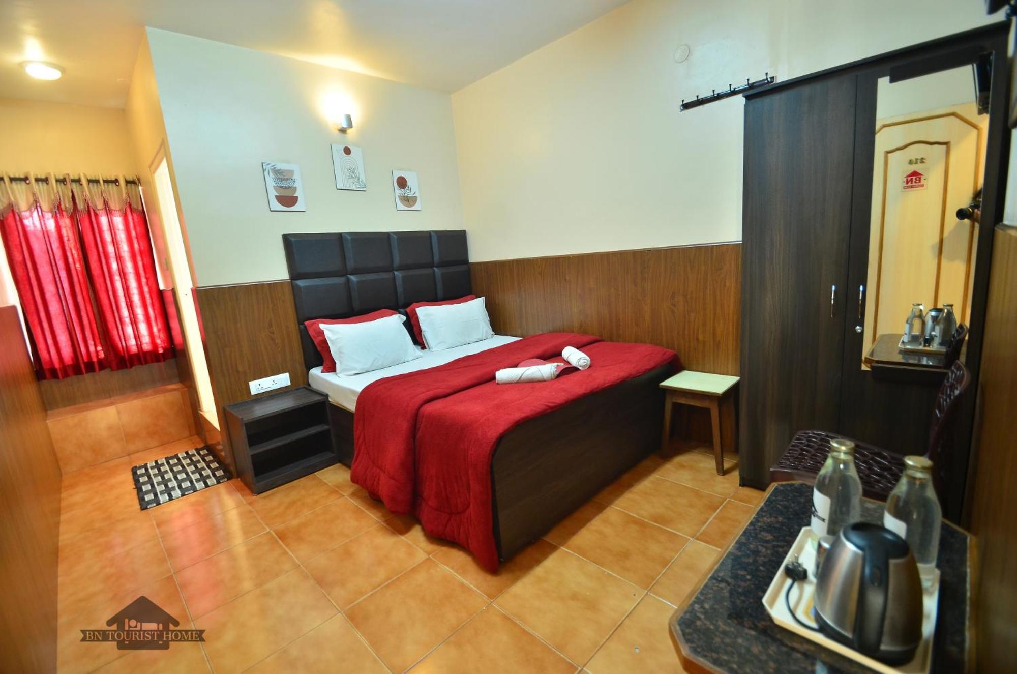 Bn Tourist Home Уті Екстер'єр фото