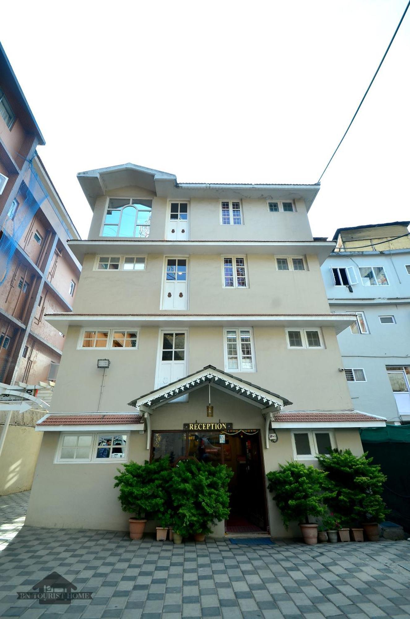 Bn Tourist Home Уті Екстер'єр фото
