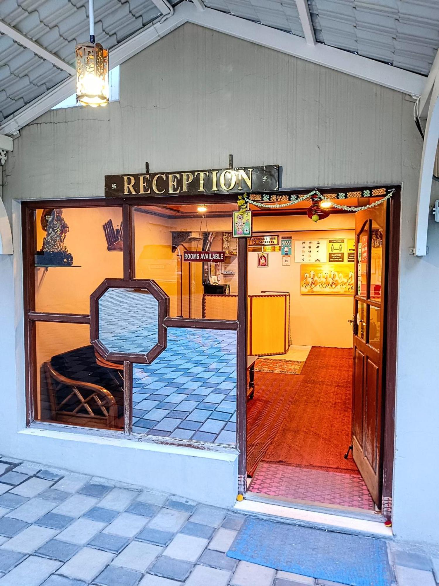 Bn Tourist Home Уті Екстер'єр фото